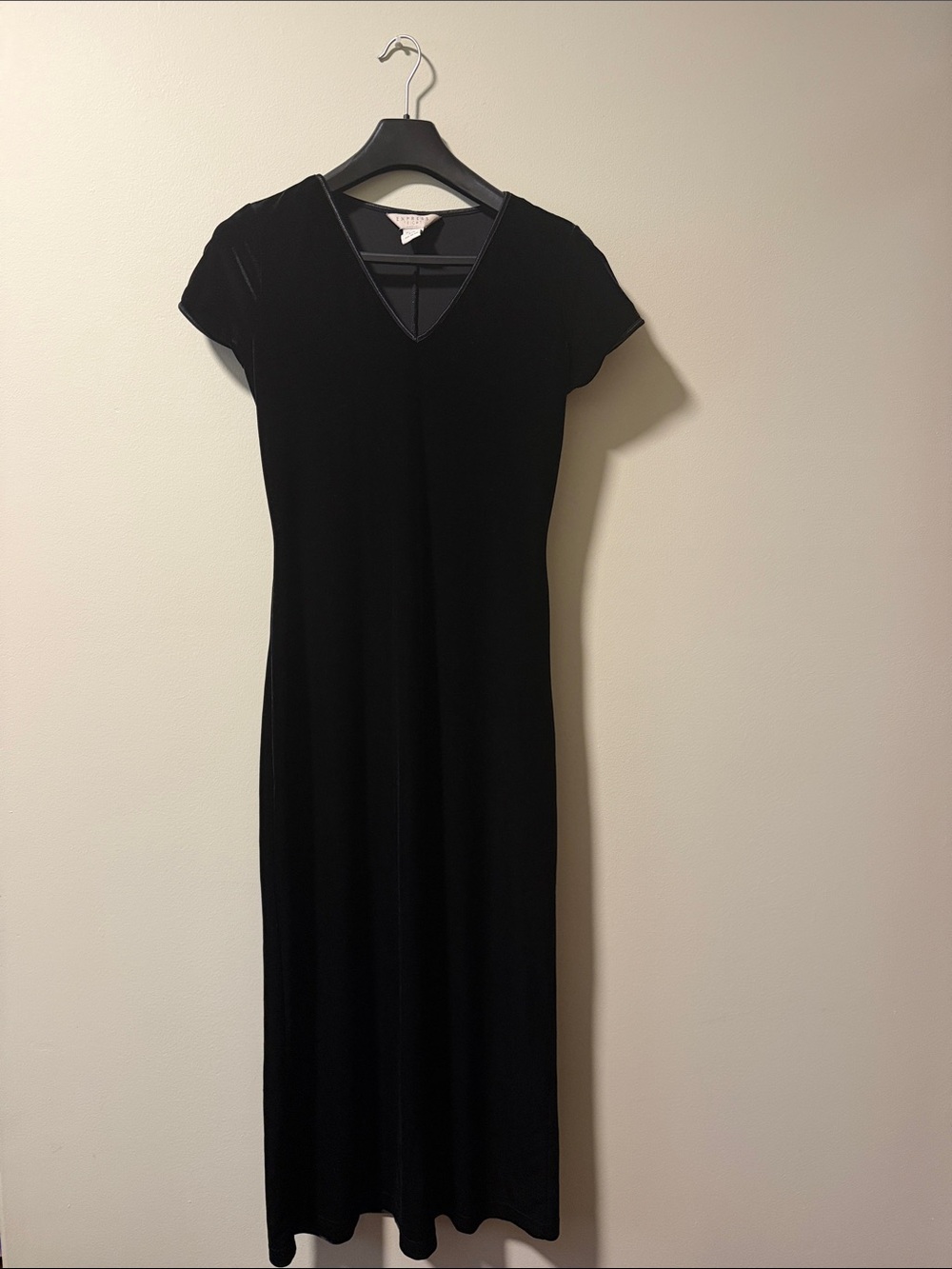 Classic Black Velvet V-Neck Maxi Dress